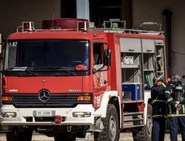 Βόλος: Πυρκαγιά σε βιομηχανία με σκραπ – Προειδοποίηση να προσέχουν οι ευπαθείς ομάδες